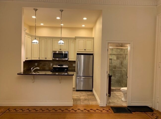 Photo - 325 Commonwealth Ave Unit 3