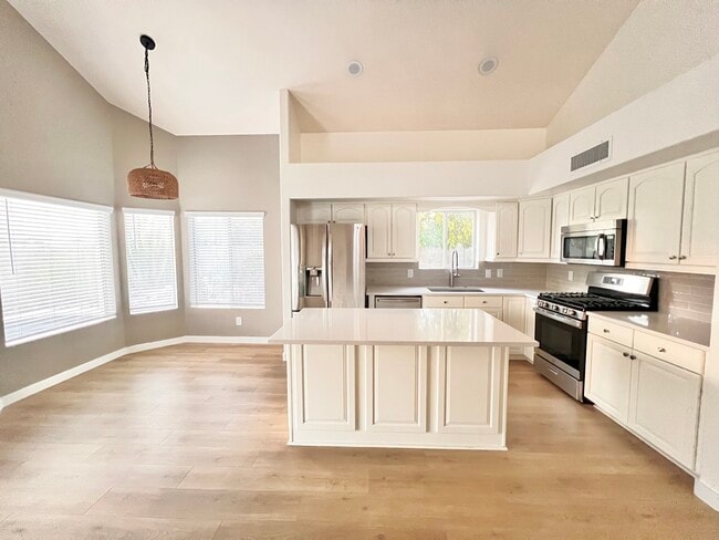Photo - 2560 N Lindsay Rd