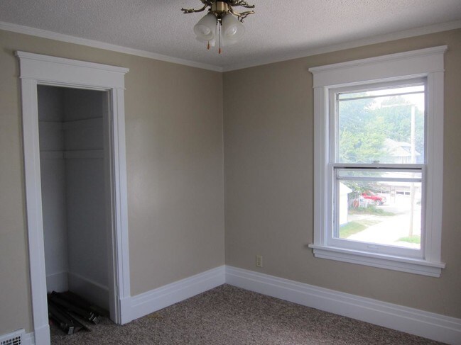 Photo - 109 W 12th St