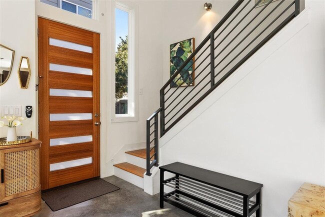 Photo - 402 El Paso St