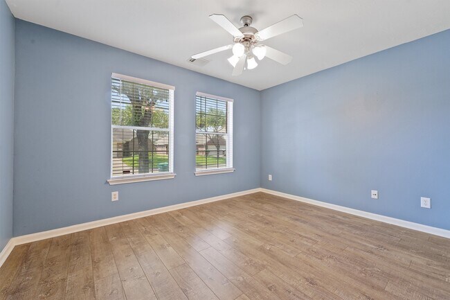 Photo - 2614 Royal Thistle Dr