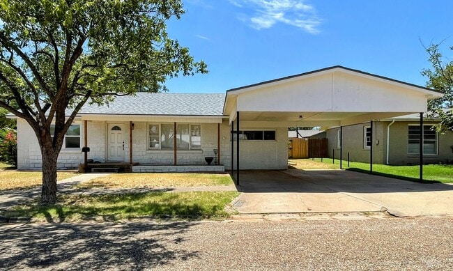 Building Photo - 207 N 17th St
