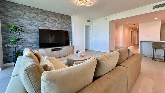 Photo - 9201 E Bay Harbor Dr Unit 504