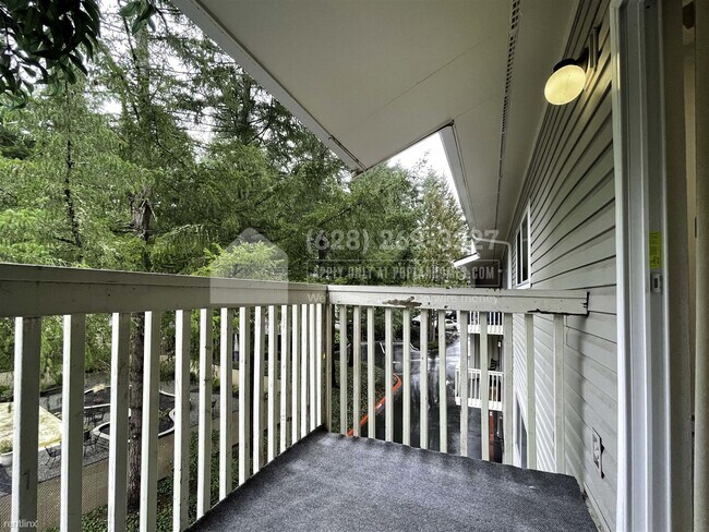 Photo - 2 br, 1 bath Condo - 14517 Northeast 40th ... Unidad F201