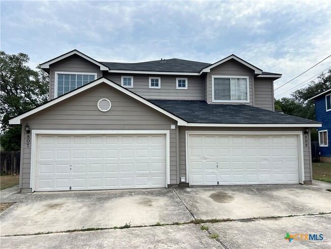 Building Photo - 809 Sagewood Trail Rental