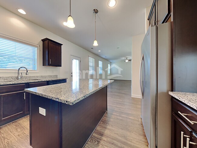 Photo - 532 Lateleaf Dr