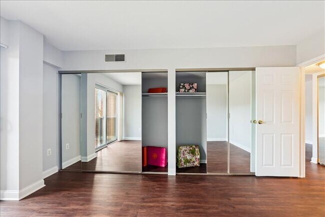 Photo - 1300 Army Navy Dr Unit 225