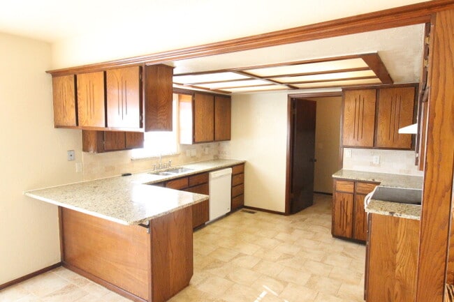 Photo - 1136 W Johnathan Way