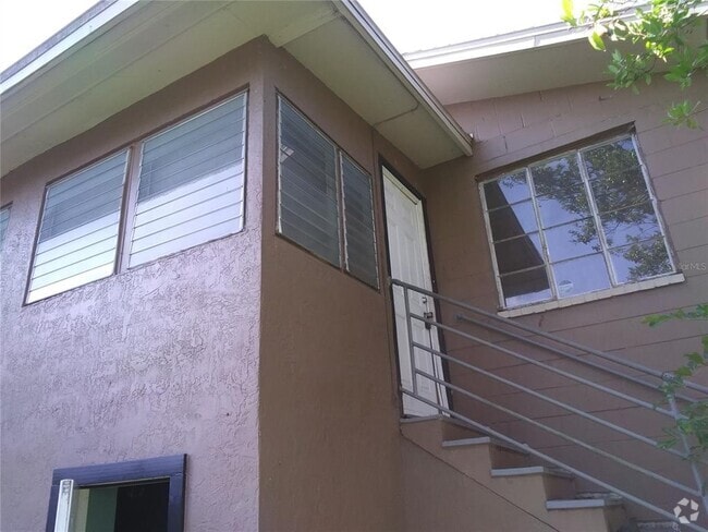 Building Photo - 1650 28th Ave N Unit 3 Rental
