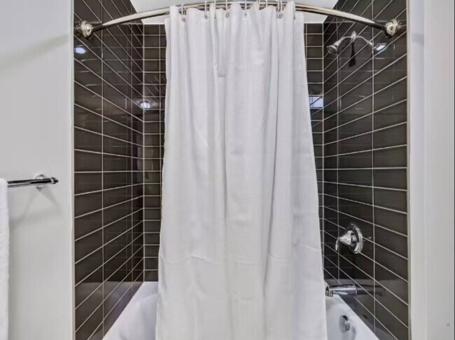 Photo - 1555 Elm St Unit ID1335756P