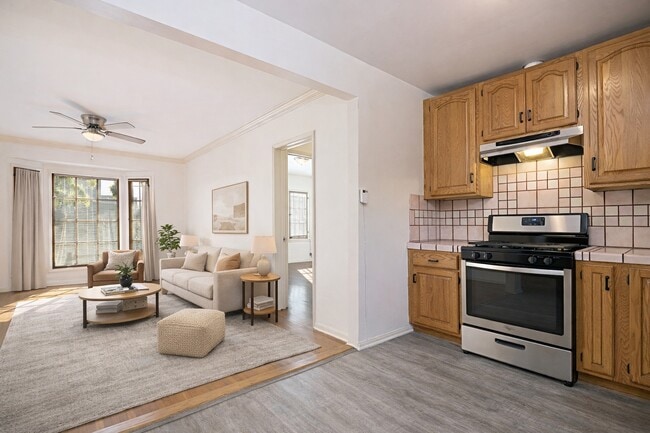 Photo - 853 N Citrus Ave Unit 853