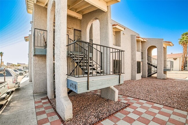Building Photo - 4718 Elk Springs Ave Unit B Rental