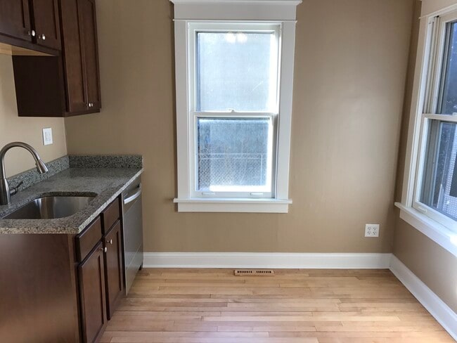 Photo - 116 N Adams St