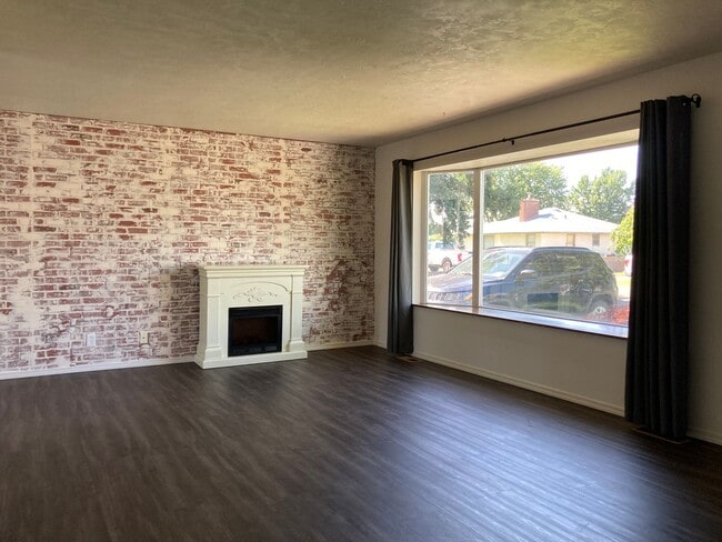 Photo - Kennewick Location w/a Country Flare!