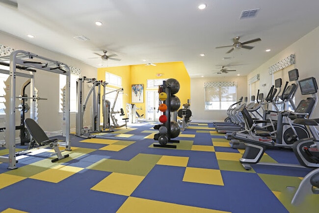 Gimnasio - Mystic Pointe Apartments