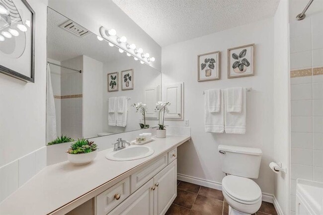 Photo - 2419 Erlton St SW Unit 406