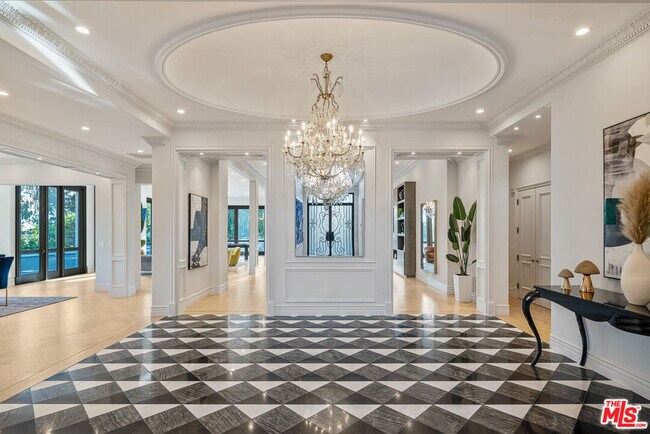 402 Doheny Rd