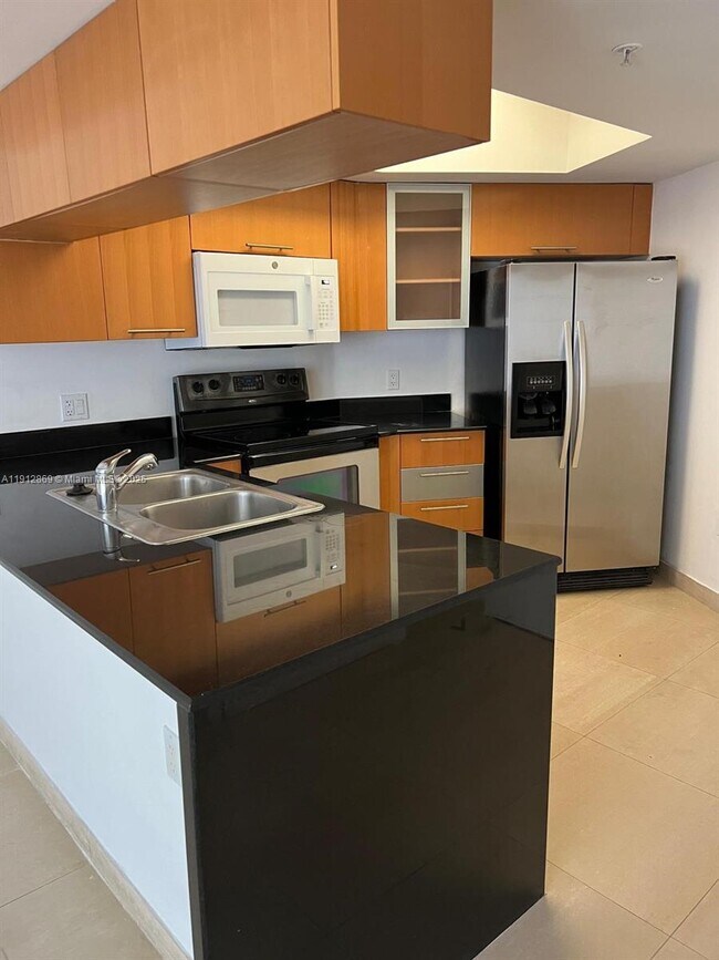 Photo - 1750 N Bayshore Dr Unit 1615