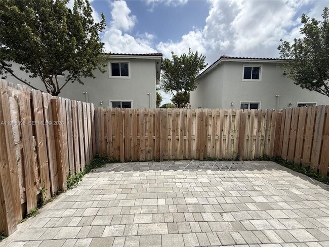 Photo - 235 NE 3rd Ave