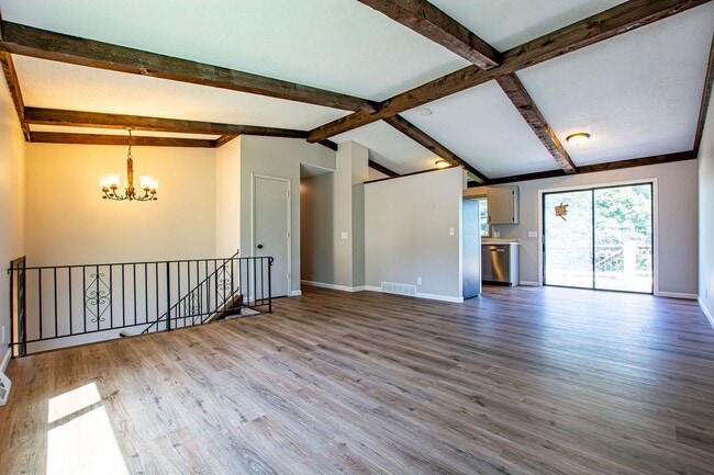 Photo - 3 Bedroom / 1.5 Bath with Fenced Backyard ...