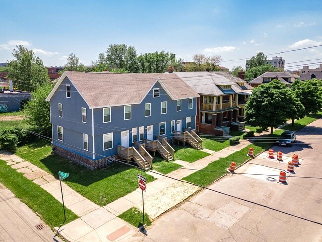 Photo - 156 Leicester Ct Unit 2 - V 11/30/25 (T)