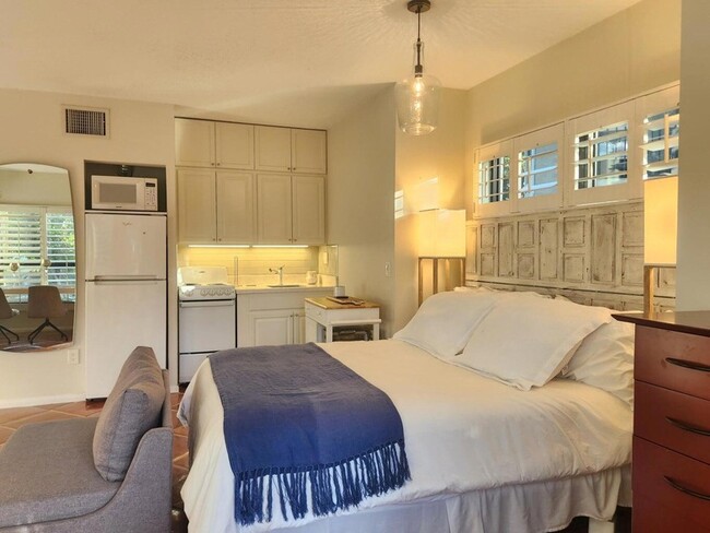 Building Photo - 11863 Wimbledon Cir Unit 416 Rental
