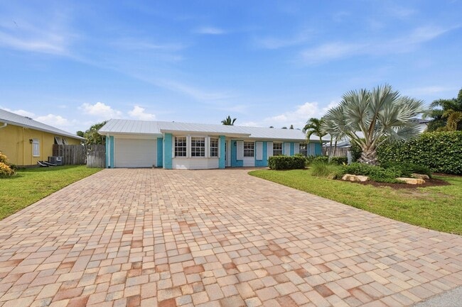 Photo - 1603 SW Seagull Way