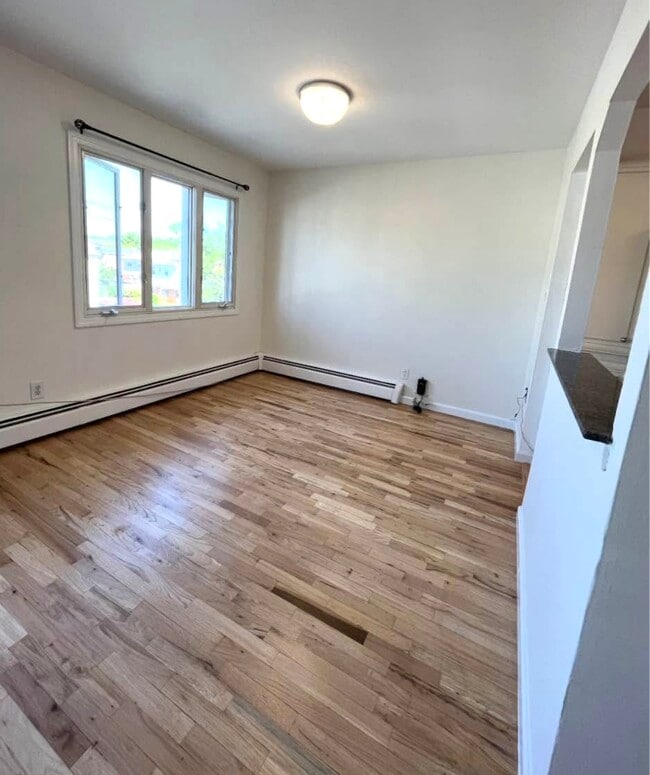 Photo - 1521 209th St