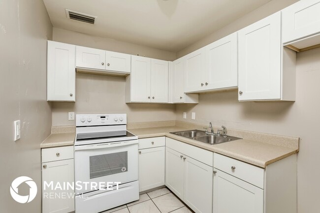 Photo - 2495 Barbarossa Ave