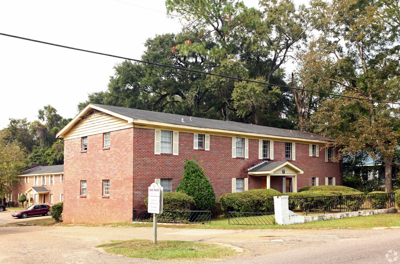 Oak Knoll Apartments - Oak Knoll Apartments
