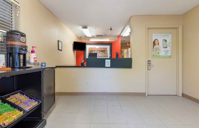 Furnished Studio-Columbia - West - Interstate 126