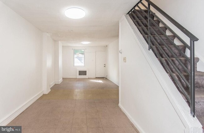 Photo - 2031 Wakeling St