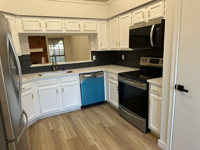 Photo - 301 Sheffield Dr