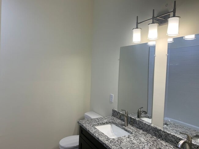 Photo - 5871 Collins Rd