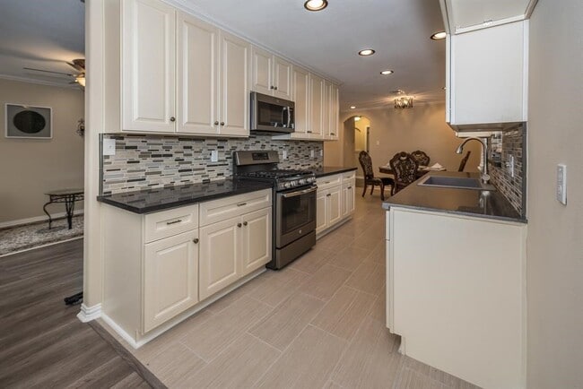 Photo - 11038 Waxwing St