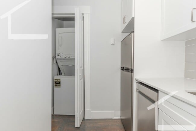 Photo - Avl 6/1- Renovated 2BR on Park Drive w/d in unit!