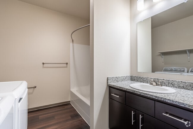 1 habitación, 1 baño - 750 pies cuadrados - Grove Ph II Apartamentos