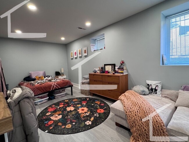 Photo - Brand new modern comfortable unit located right next to Washington Square for 9/1/26