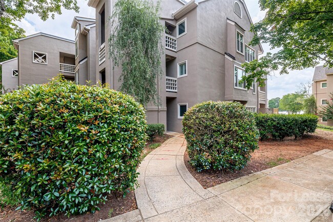 646 Portside Dr
