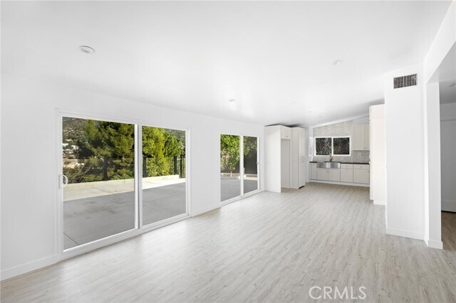Photo - 9741 Oak Bend Dr