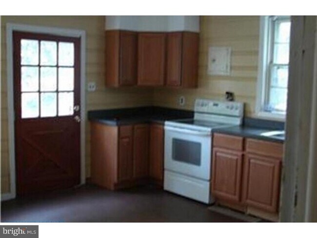 Photo - 295 Gravel Hill Rd
