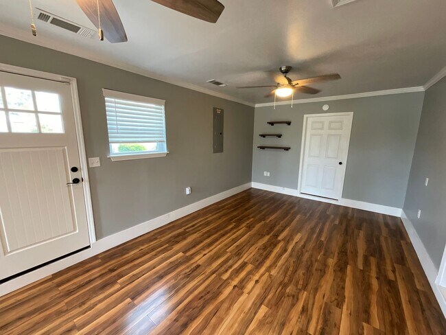 Photo - Gorgeous 3/2 Brick Home in Marianna with Bonus Room, Shed, and Fenced Back Yard!