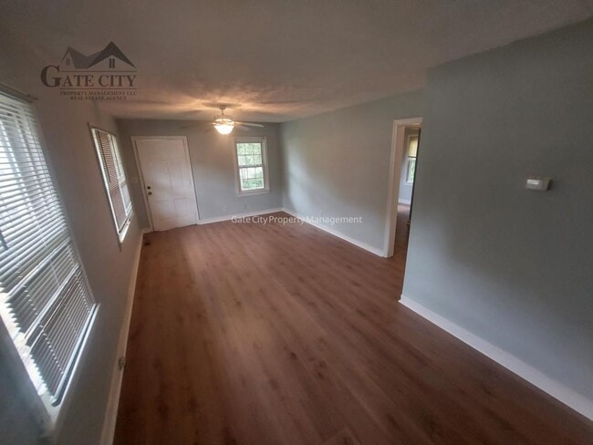 Photo - 1218 Guyer St