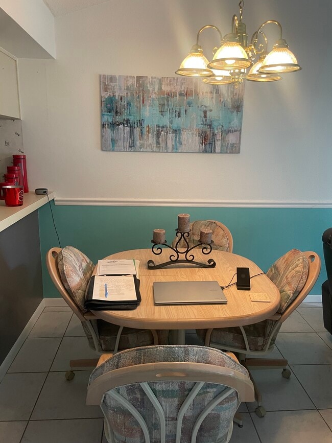 Dining Room Table (Stays) - 6424 Spring Flower Dr Unit 25