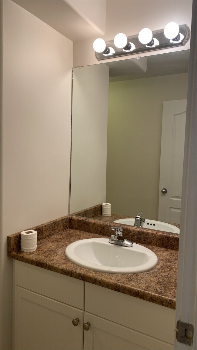 Photo - Mainstreet Manor 4910 50 St Unit MM-308