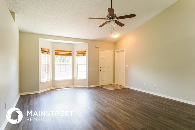 Photo - 615 NW North Macedo Blvd