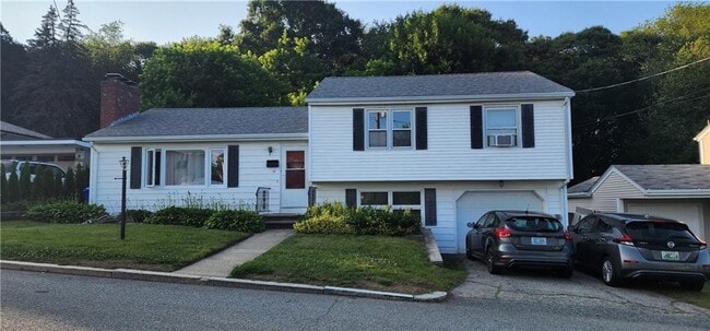Building Photo - 16 Sherman Ave Unit 1