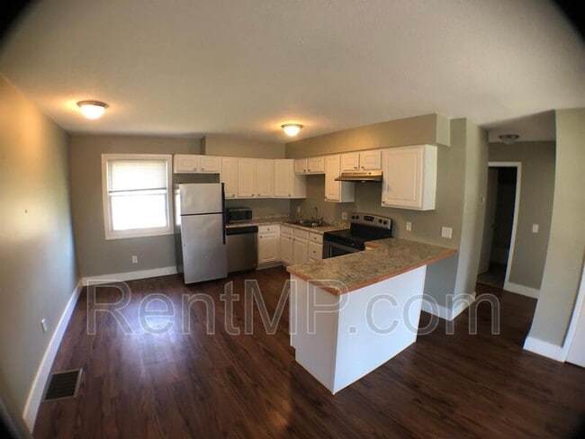 Photo - 303 S Oak St