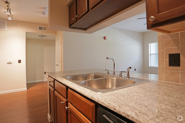 Shiloh Crossing Apartments