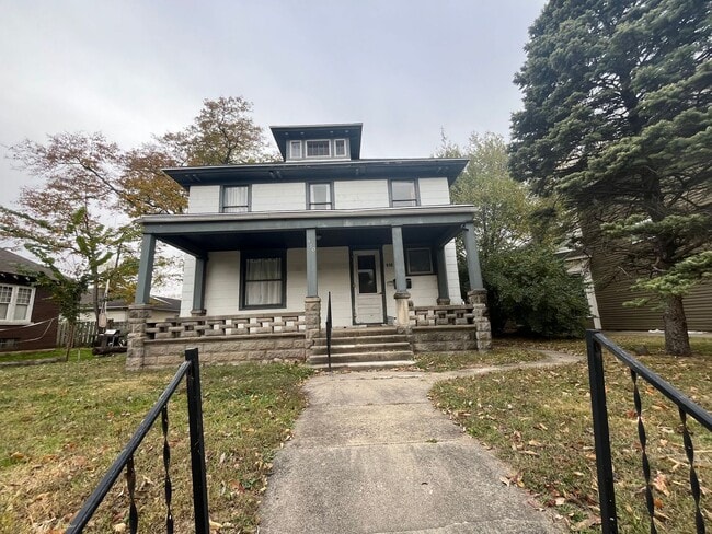 Building Photo - OM-910 N 9th Street Unit 1